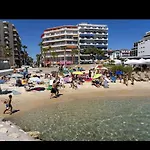 דירה With Private Garden, Pool & 150 M אנטיב