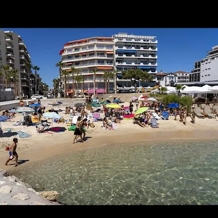 Lejlighed With Private Garden, Pool & 150 M Antibes