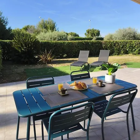 Jardin Riviera With Private Garden, Pool & 150 M