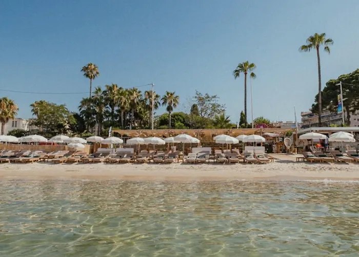 With Private Garden, Pool & 150 M