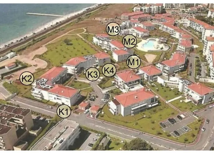 With Private Garden, Pool & 150 M * 앙티브